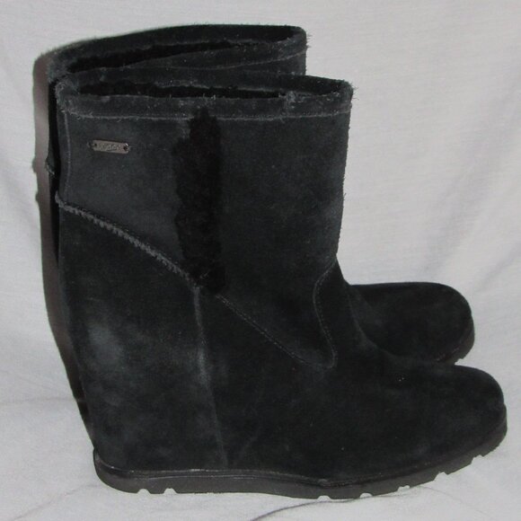 UGG Australia Jade 1008717 Black Suede Wedge Heel Booties Boots Women's sz 9 - Picture 1 of 6